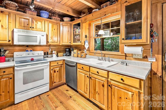 450 Starling Road, Lake Lure, NC 28746