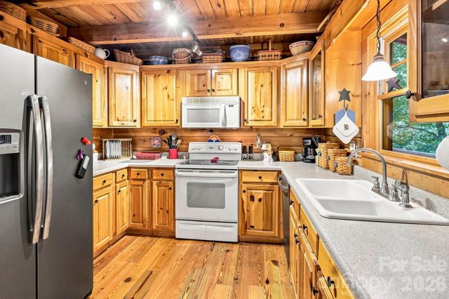450 Starling Road, Lake Lure, NC 28746