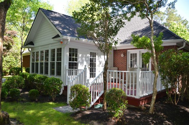 85 Greenbriar Ave., Pawleys Island, SC 29585