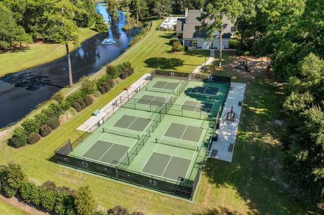85 Greenbriar Ave., Pawleys Island, SC 29585