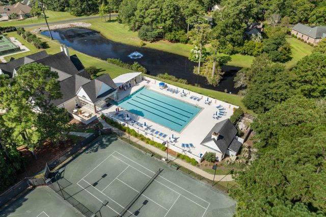 85 Greenbriar Ave., Pawleys Island, SC 29585