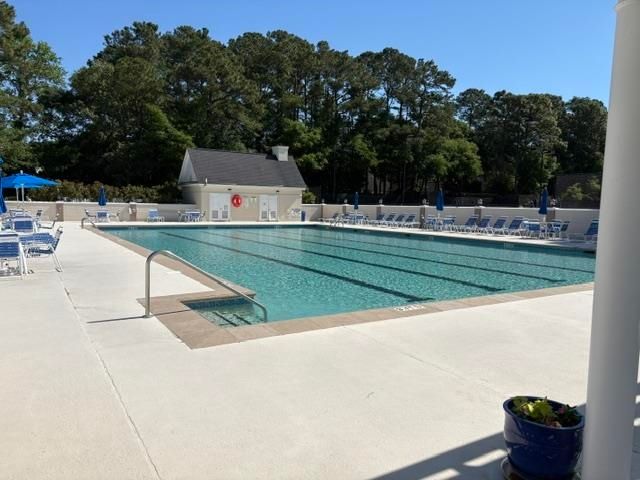 85 Greenbriar Ave., Pawleys Island, SC 29585