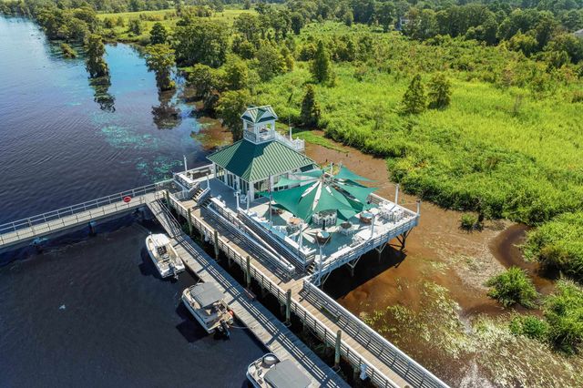 85 Greenbriar Ave., Pawleys Island, SC 29585
