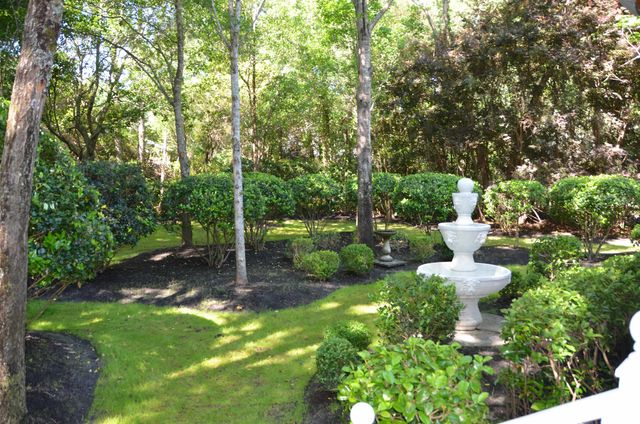 85 Greenbriar Ave., Pawleys Island, SC 29585