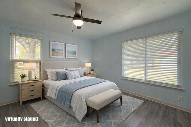 126 N Janin Cir, Portland, TX 78374