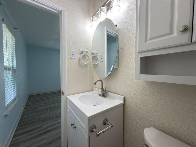 126 N Janin Cir, Portland, TX 78374