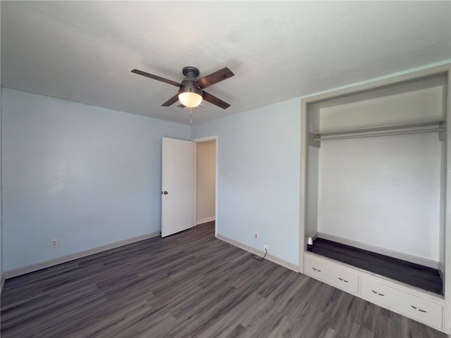 126 N Janin Cir, Portland, TX 78374