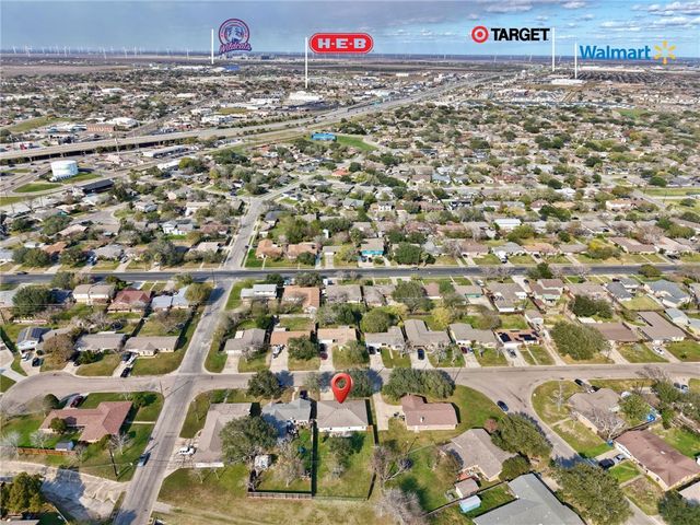 126 N Janin Cir, Portland, TX 78374