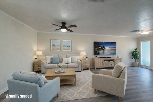 126 N Janin Cir, Portland, TX 78374