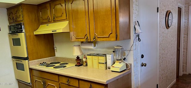 6500 TARASCAS Drive, El Paso, TX 79912