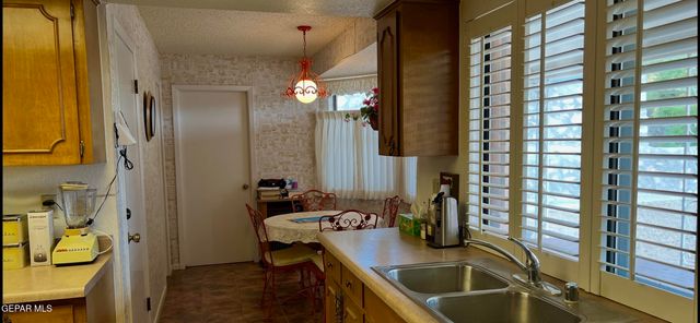 6500 TARASCAS Drive, El Paso, TX 79912