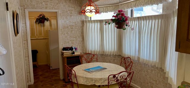 6500 TARASCAS Drive, El Paso, TX 79912