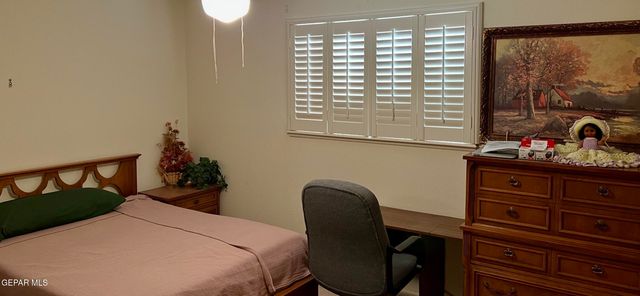 6500 TARASCAS Drive, El Paso, TX 79912