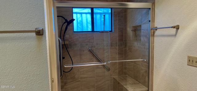 6500 TARASCAS Drive, El Paso, TX 79912