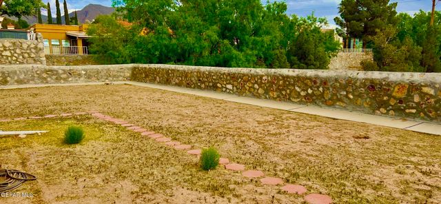 6500 TARASCAS Drive, El Paso, TX 79912