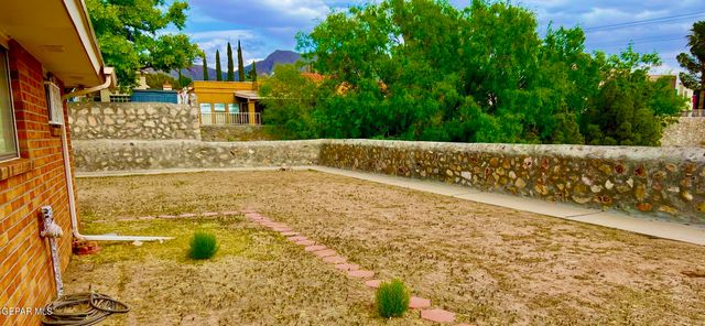 6500 TARASCAS Drive, El Paso, TX 79912