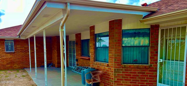 6500 TARASCAS Drive, El Paso, TX 79912