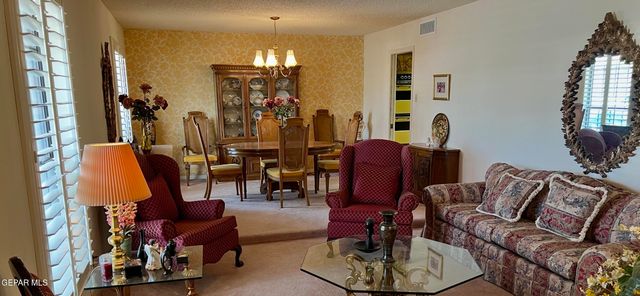 6500 TARASCAS Drive, El Paso, TX 79912