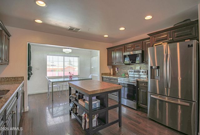 3724 W Charter Oak Road, Phoenix, AZ 85029
