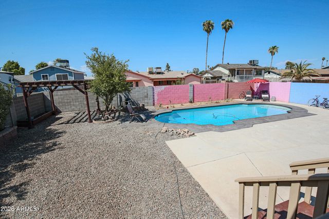 3724 W Charter Oak Road, Phoenix, AZ 85029