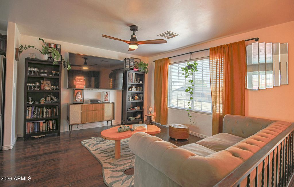 3724 W Charter Oak Road, Phoenix, AZ 85029