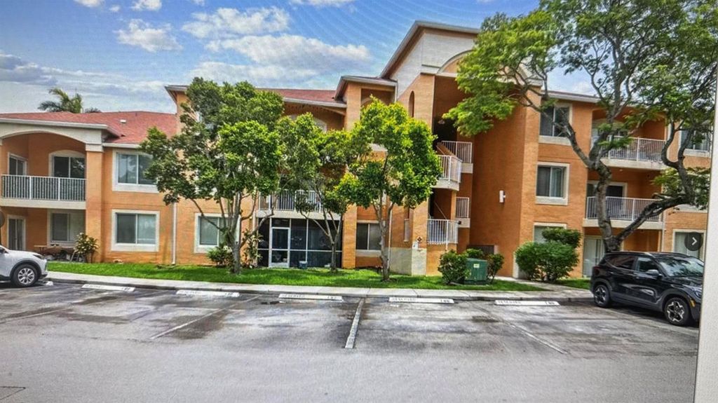 6976 SW 39th Street G202, Davie, FL 33314