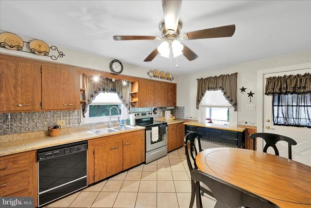 44 MEADOW DR, Schuylkill Haven, PA 17972