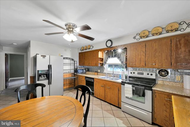 44 MEADOW DR, Schuylkill Haven, PA 17972