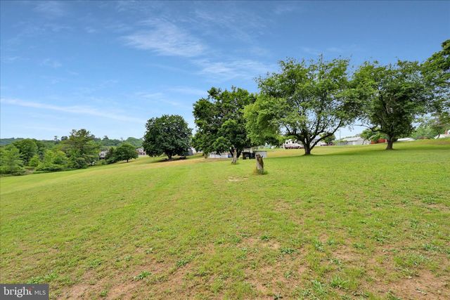 44 MEADOW DR, Schuylkill Haven, PA 17972