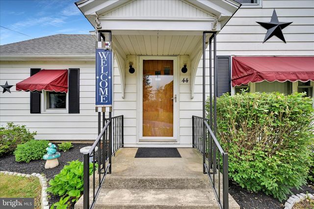 44 MEADOW DR, Schuylkill Haven, PA 17972