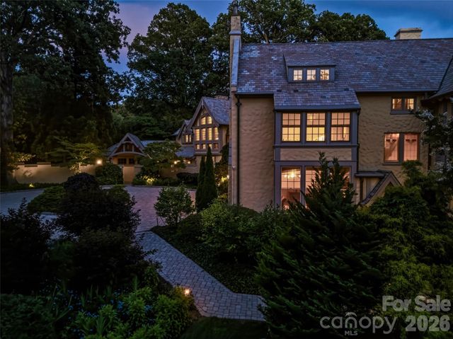 7 Stuyvesant Road, Biltmore Forest, NC 28803
