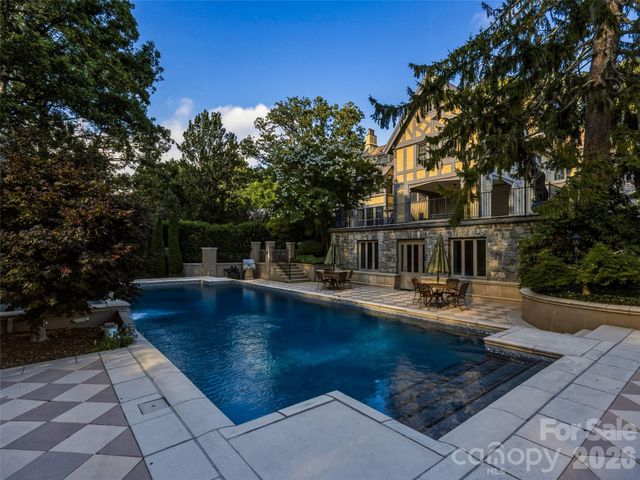 7 Stuyvesant Road, Biltmore Forest, NC 28803