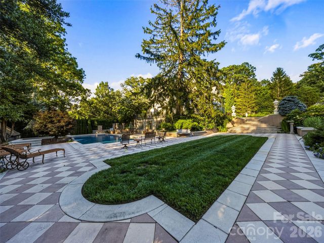 7 Stuyvesant Road, Biltmore Forest, NC 28803