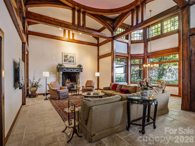 7 Stuyvesant Road, Biltmore Forest, NC 28803