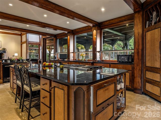 7 Stuyvesant Road, Biltmore Forest, NC 28803