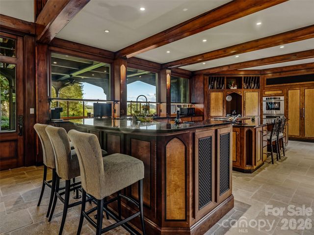 7 Stuyvesant Road, Biltmore Forest, NC 28803