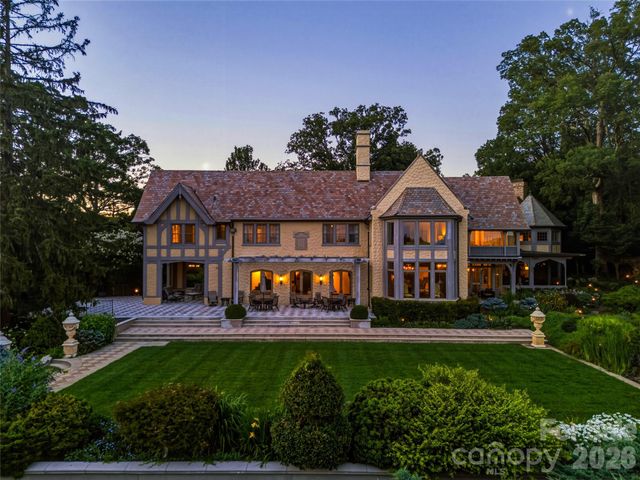 7 Stuyvesant Road, Biltmore Forest, NC 28803