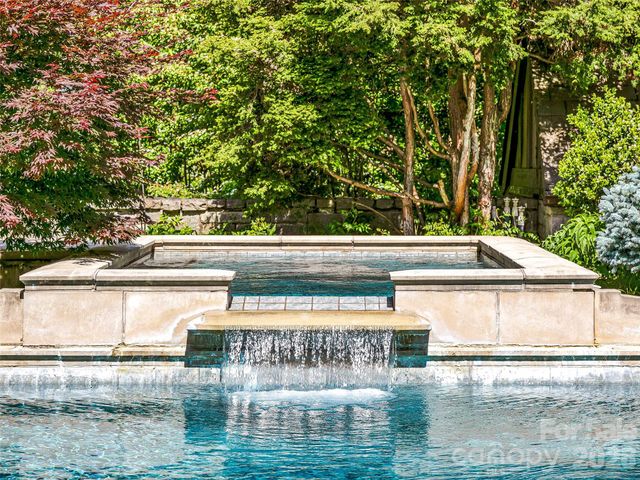 7 Stuyvesant Road, Biltmore Forest, NC 28803