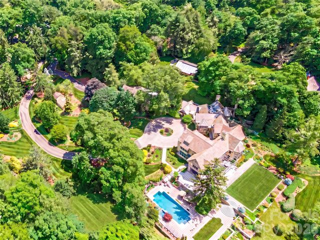 7 Stuyvesant Road, Biltmore Forest, NC 28803
