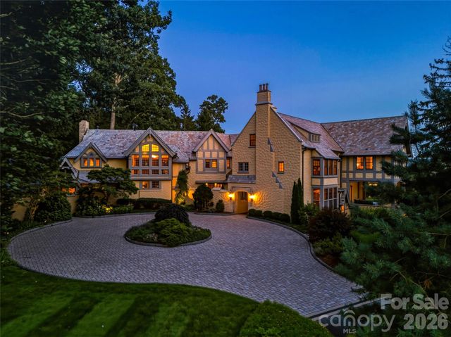 7 Stuyvesant Road, Biltmore Forest, NC 28803