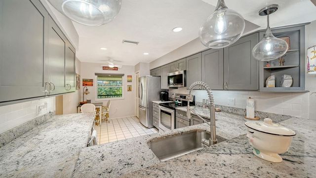 3840 MARINERS WAY 524A, Cortez, FL 34215