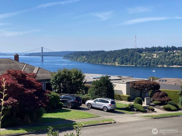 6723 N Parkview Lane, Tacoma, WA 98407