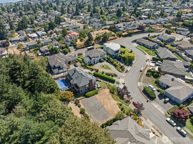 6723 N Parkview Lane, Tacoma, WA 98407
