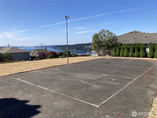 6723 N Parkview Lane, Tacoma, WA 98407