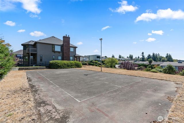 6723 N Parkview Lane, Tacoma, WA 98407