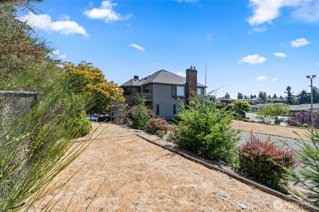 6723 N Parkview Lane, Tacoma, WA 98407