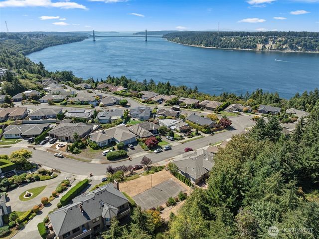 6723 N Parkview Lane, Tacoma, WA 98407