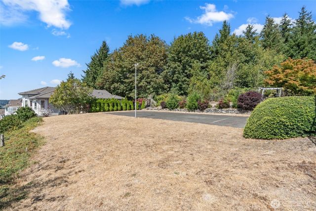 6723 N Parkview Lane, Tacoma, WA 98407