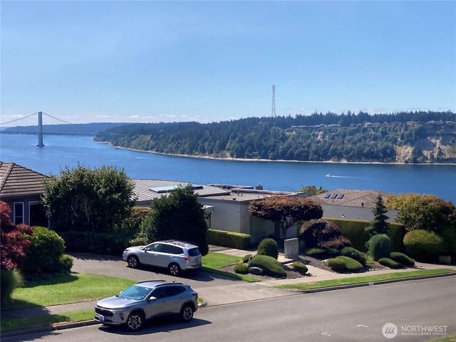 6723 N Parkview Lane, Tacoma, WA 98407