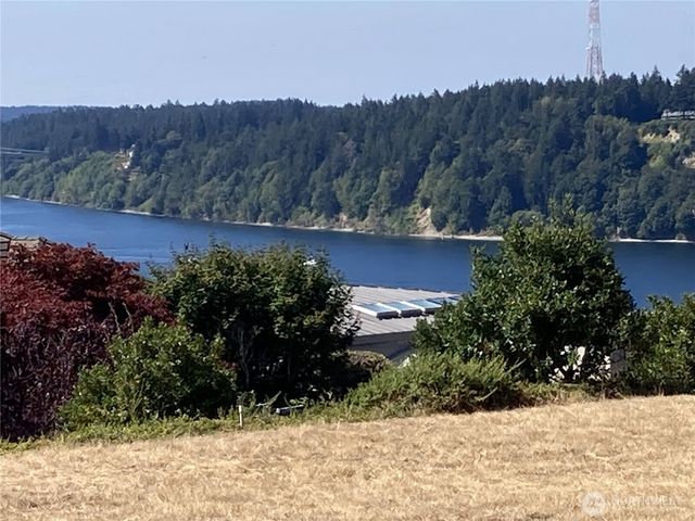 6723 N Parkview Lane, Tacoma, WA 98407